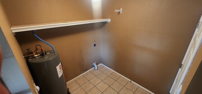 Building Photo - 807 Sabinas St