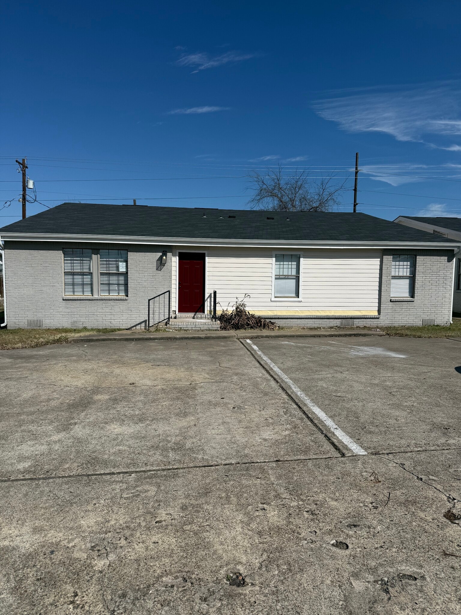 Building Photo - 512 Imperial Valley Dr