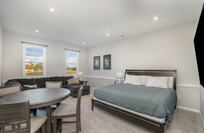 Building Photo - Fully Furnished Executive Corporate Rental