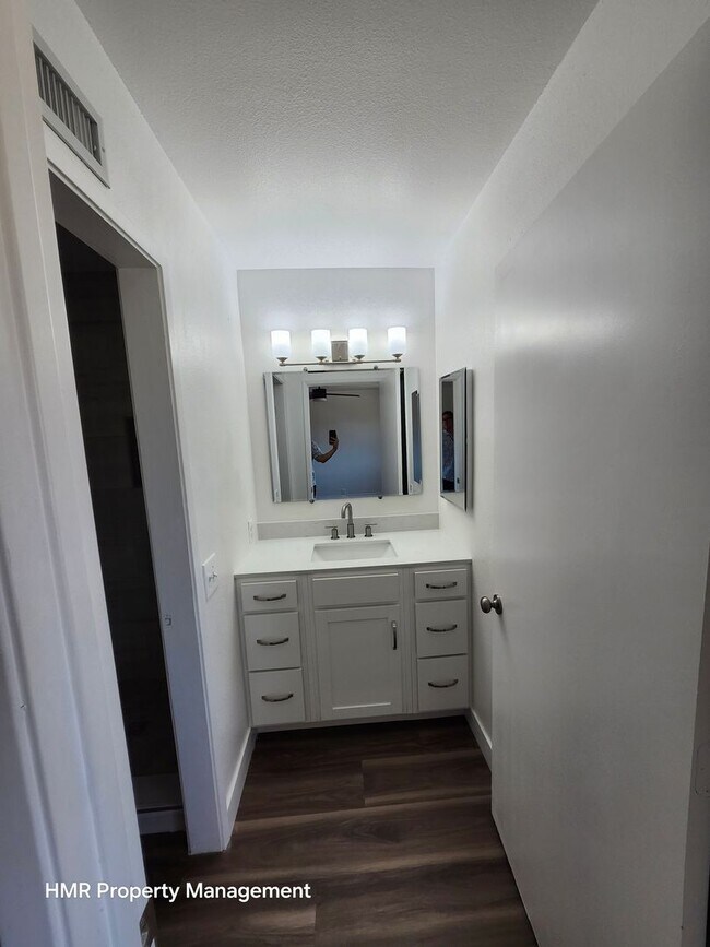 Building Photo - Two story fully remodel home in West Covina..