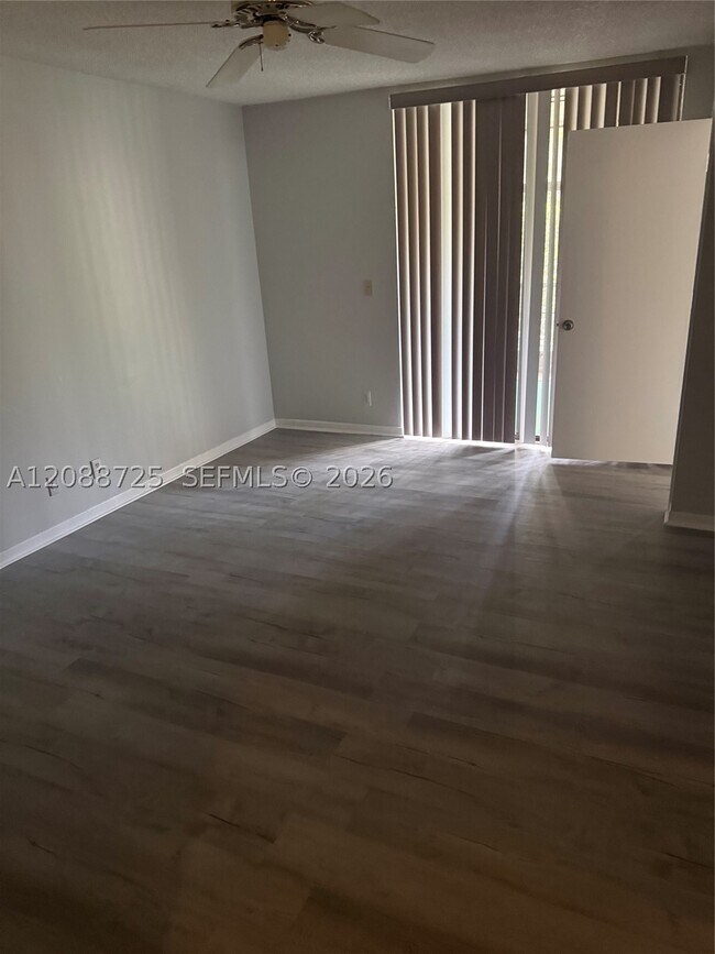 Building Photo - 1877 Carambola Cir N