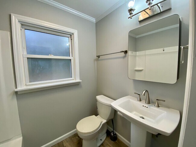 Building Photo - West AVL - Remodeled and Ready!