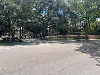 Building Photo - 15535 Miami Lakeway N