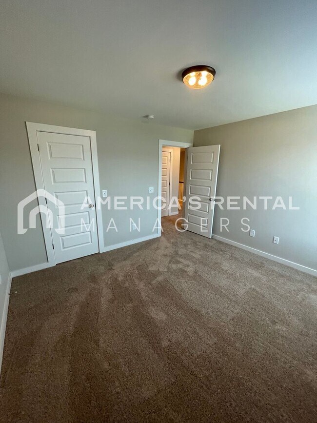 Building Photo - 294 Shiloh Creek Dr