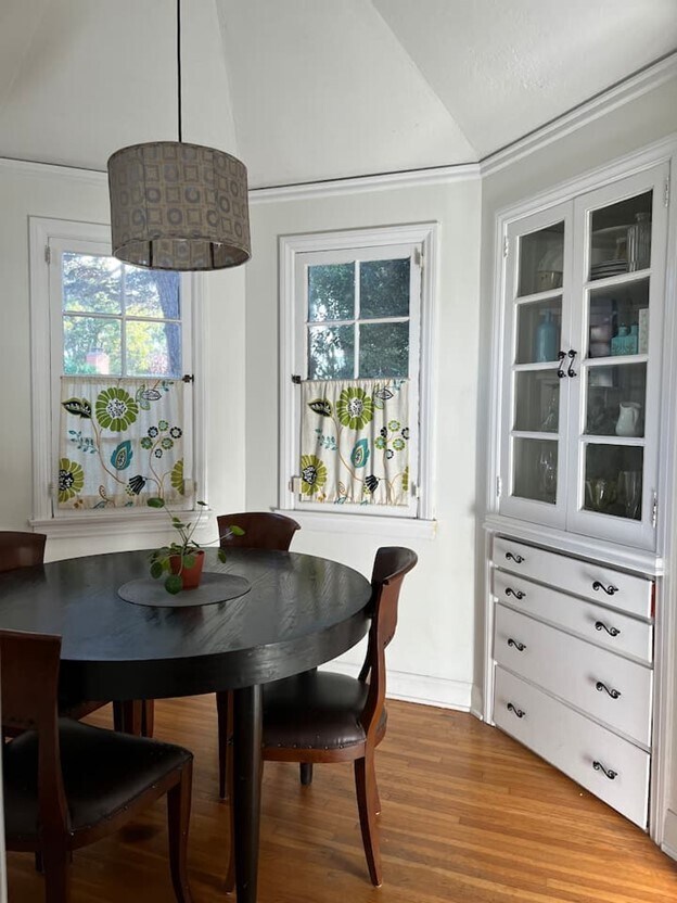 Building Photo - 9639 Farragut Dr