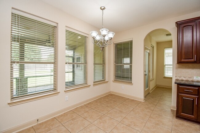 Building Photo - 28514 Hayden Park Dr