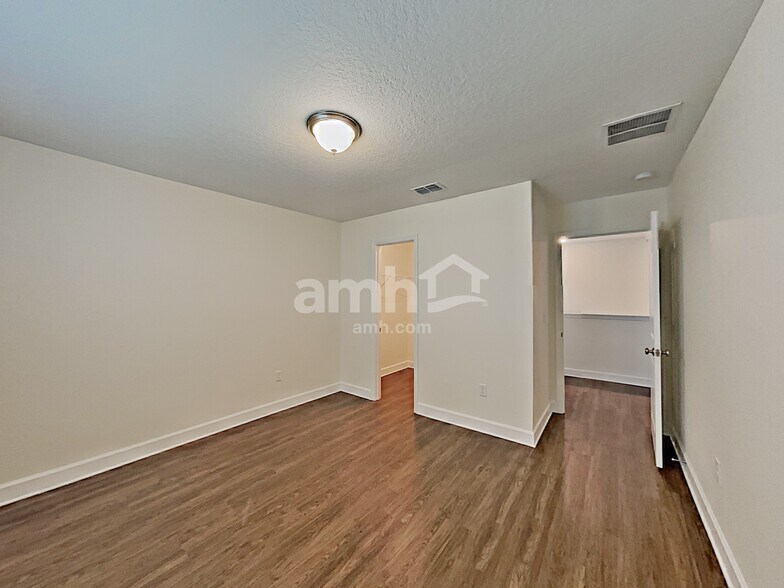 Building Photo - 8595 Highfield Ave