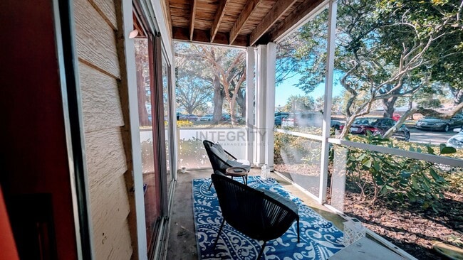 Building Photo - 10024 Strafford Oak Ct