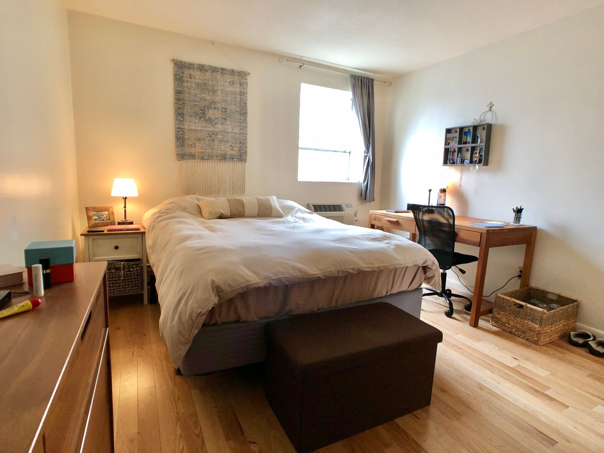 Building Photo - 804 Centre St