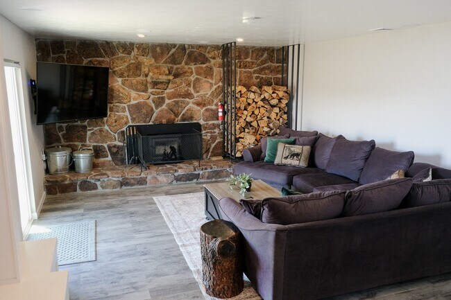 Building Photo - 12658 S Mesa View Rd