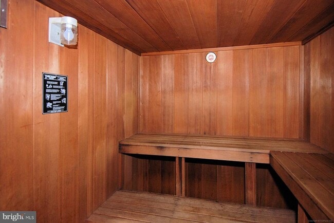 Building Photo - 1016 S Wayne St