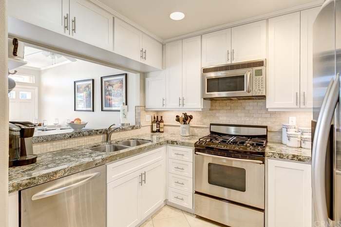 Building Photo - 13 Silverwind