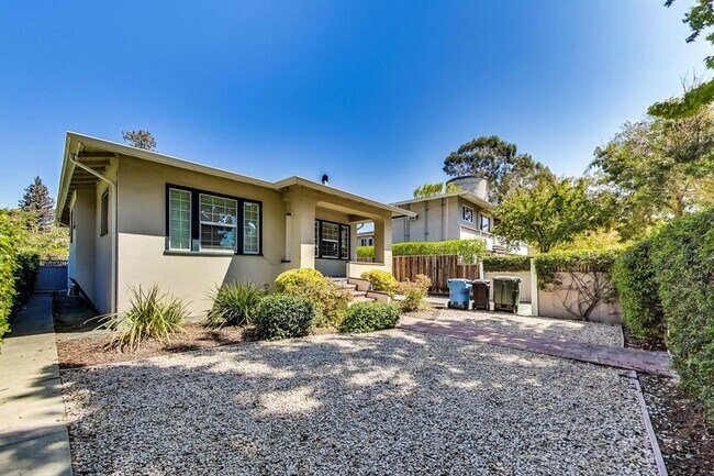 Building Photo - 2 Bedroom, 1 Bath + Office - Downtown Palo...