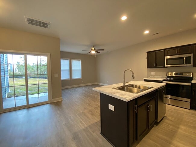 Building Photo - 505 Stone Crab Ln