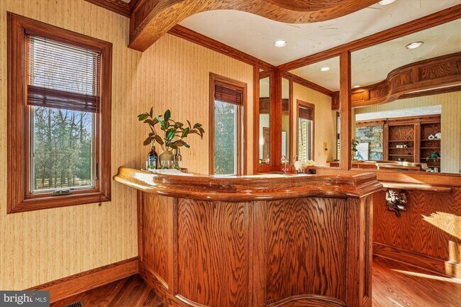 Building Photo - 9939 Bentcross Dr