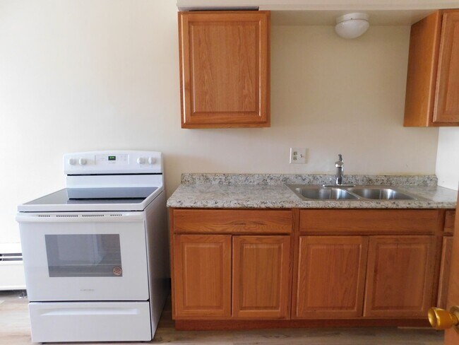 Building Photo - 113 W Boscawen St