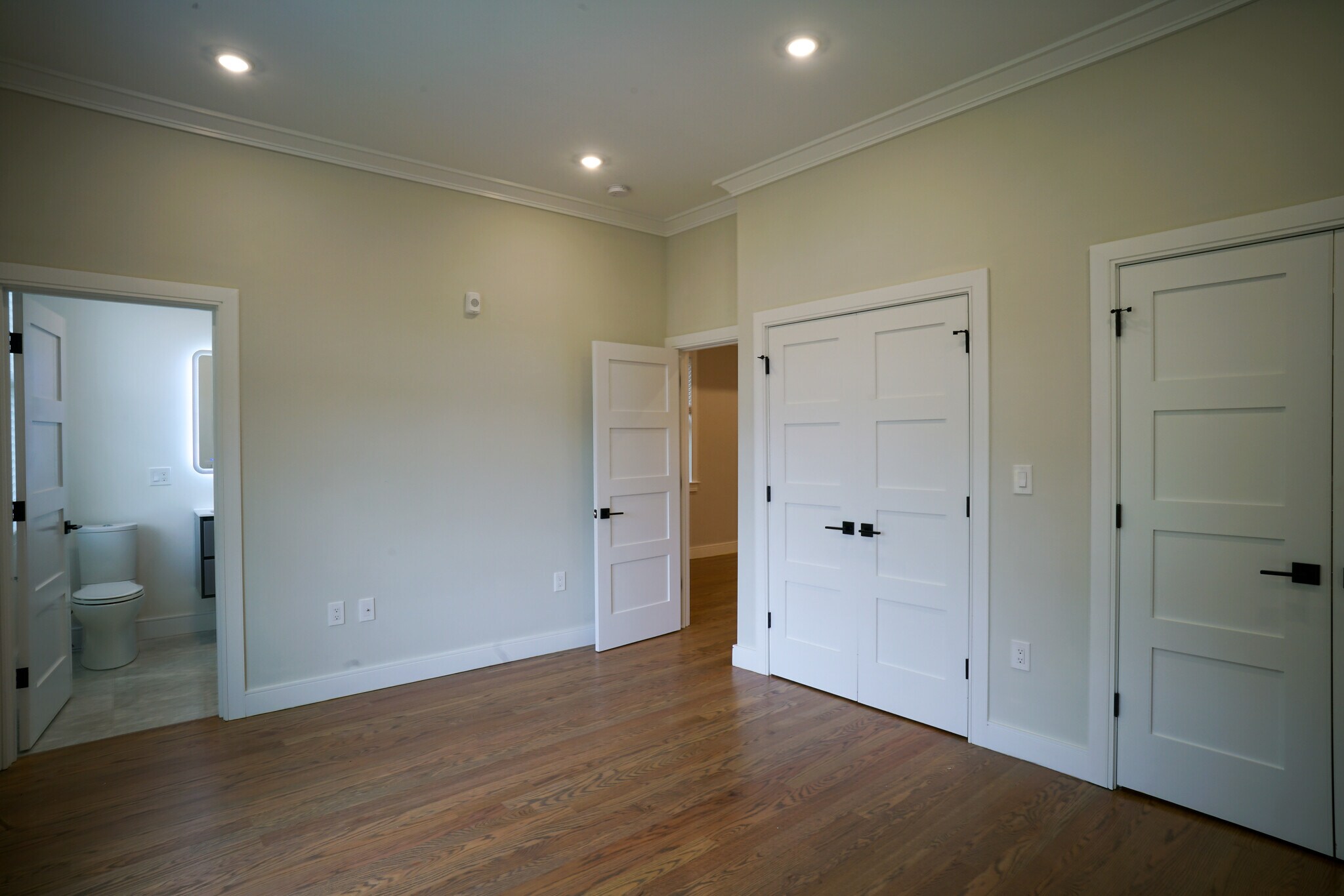 Building Photo - 464 Sumner St