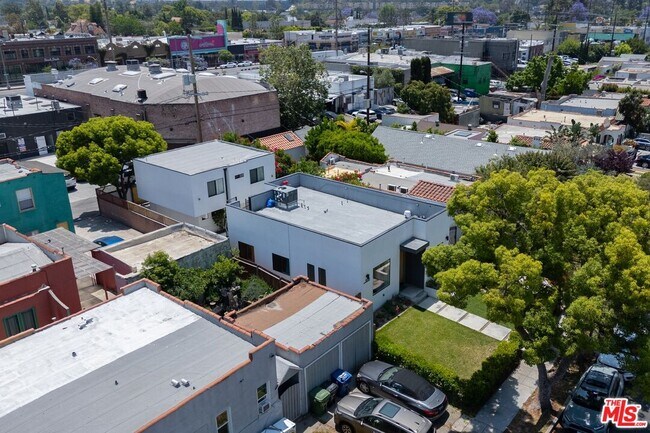 Building Photo - 3170 Glenmanor Pl