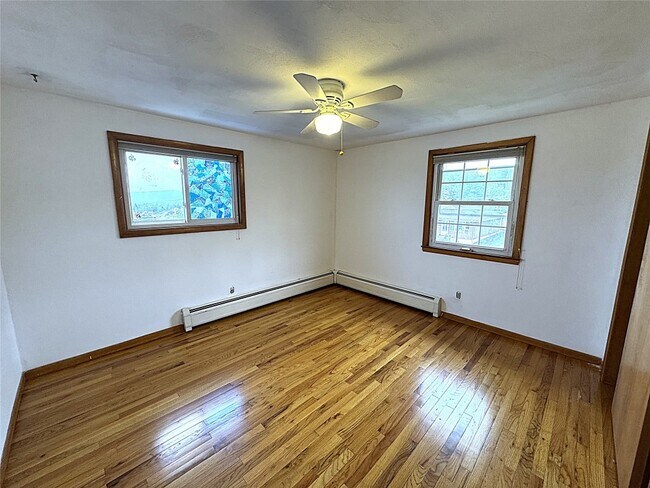 Building Photo - 614 Irving Ave