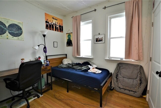 Building Photo - 179 Putnam St