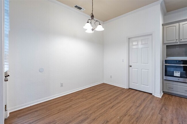 Building Photo - 3731 Charter Dr