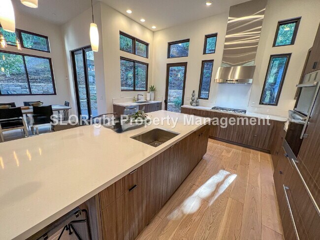 Building Photo - AVAILABLE SEPTEMBER- Fully Furnished Modern Home in San Luis Obispo - 4 Bedroom / 3 Bathroom