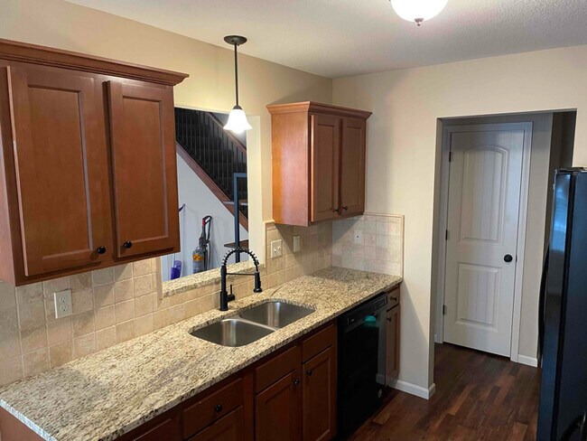 Building Photo - 3211 Yankee Tank Ln