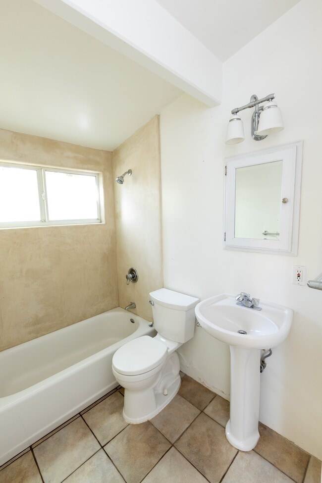 Building Photo - 2924 Arriba Way