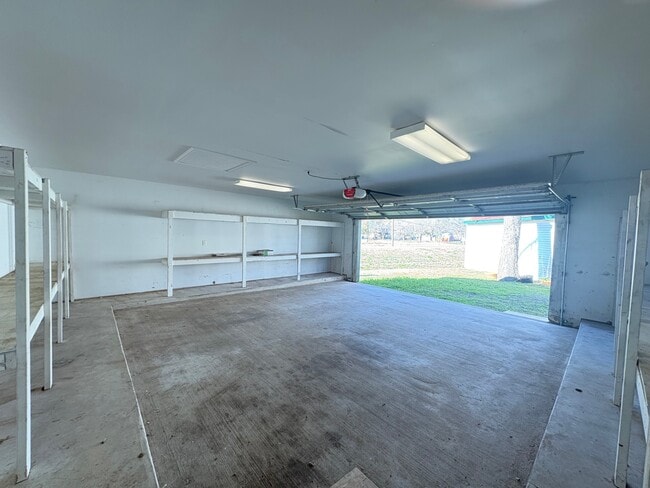 Building Photo - 3330 Band Rd