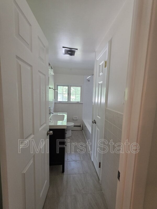 Building Photo - 24 Deer Run Dr
