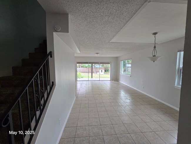 Building Photo - 2984 SE Bonita St