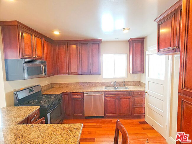 Building Photo - 205 N New Hampshire Ave