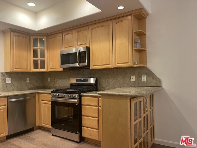 Building Photo - 2315 Mira Vista Ave