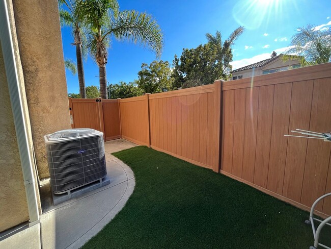 Building Photo - Bright 2-Bedroom Home in Gated Mira Mesa C...