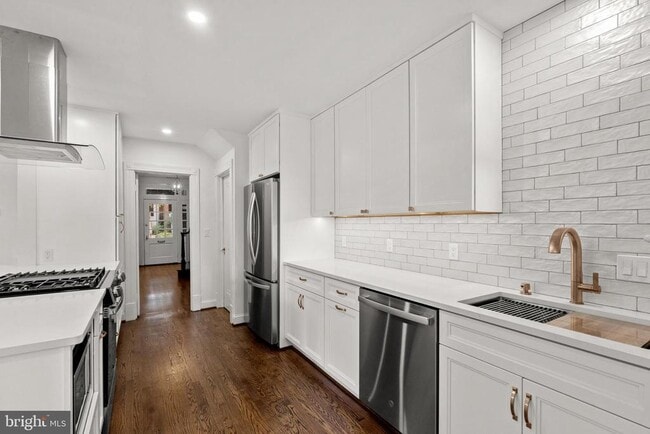 Building Photo - 2814 Bellevue Terrace NW