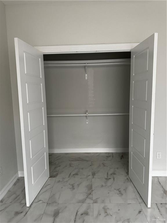 Building Photo - 5316 N Crown Point
