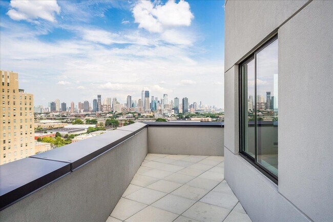 Building Photo - 136-144 Summit Ave