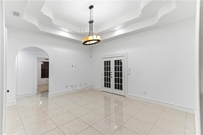 Building Photo - 23790 N Val Verde Rd