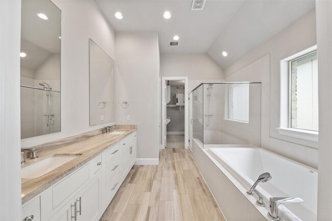 Building Photo - 4021 University Grove St