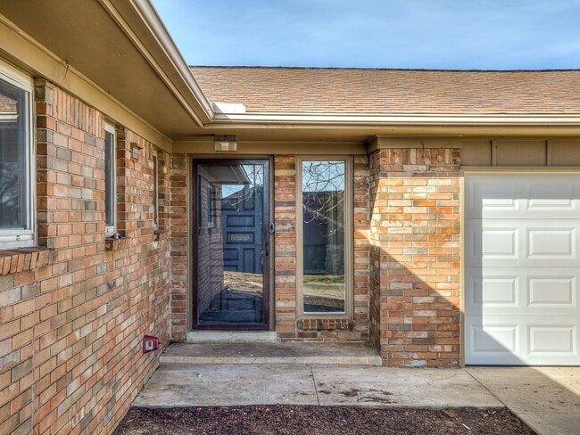 Building Photo - 3 bed / 2 bath home in great location!