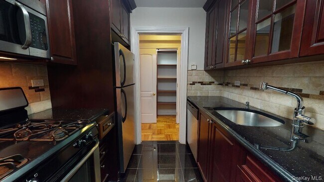 Building Photo - 69-45 108th St