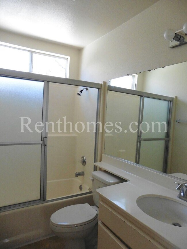 Building Photo - 10669 Glendover Ln