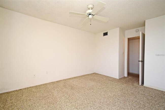 Building Photo - 536 Orange Dr
