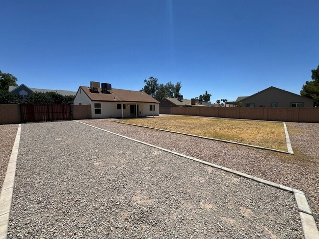 Building Photo - 768 E Stottler Pl