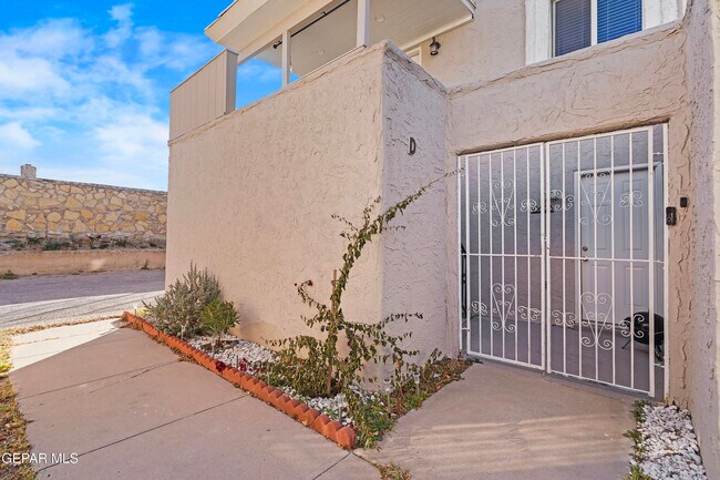 Building Photo - 10628 Springwood Dr