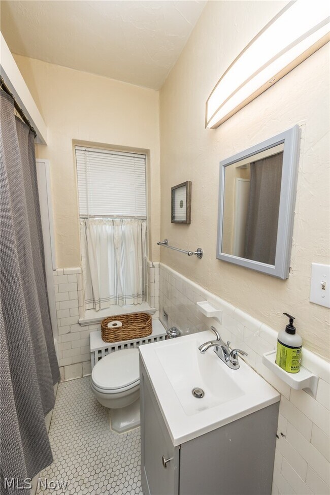 Building Photo - 2330 Euclid Heights Blvd