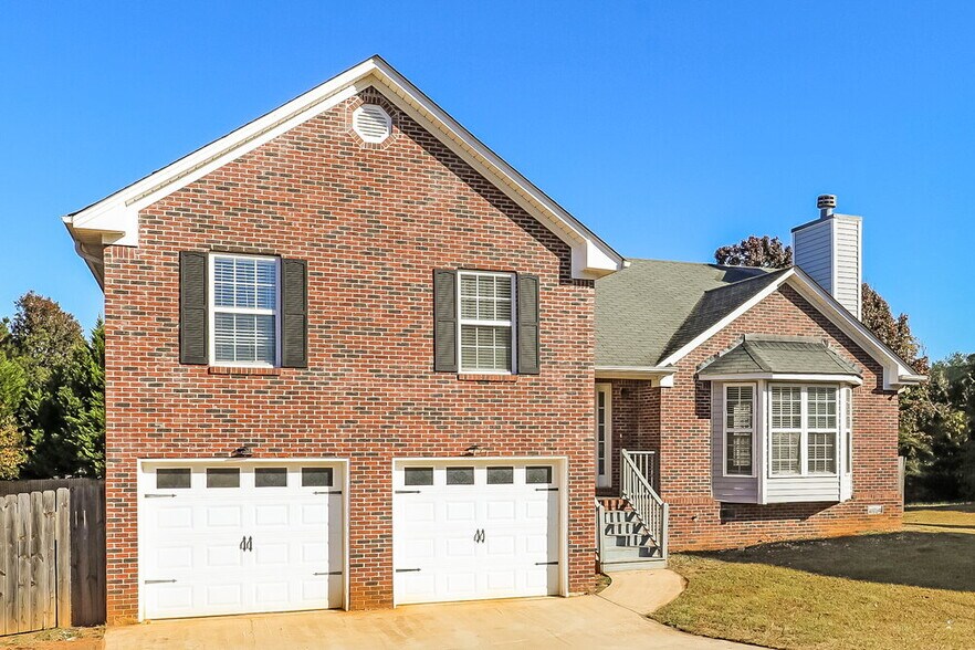 Building Photo - 503 Bentley Way