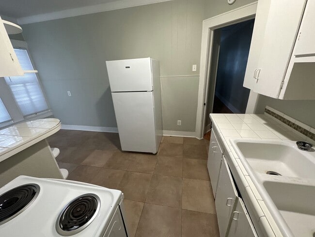 Building Photo - Cozy 2 bedroom 1 bath duplex