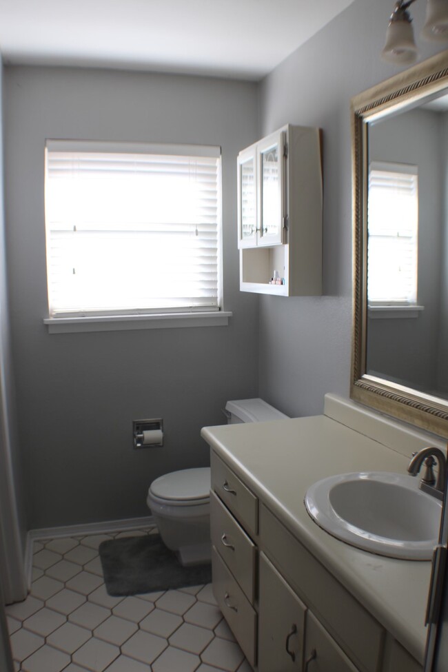 Master bathroom - 5117 Matador Trl