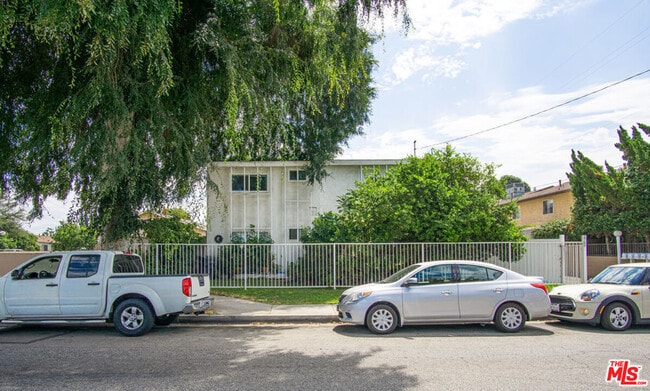 Building Photo - 2702 Potrero Ave